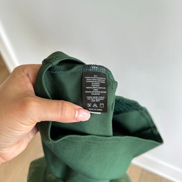 Anthropologie Sunday in Brooklyn One Ruffle Off Shoulder Crop Top Green M - Picture 6 of 6